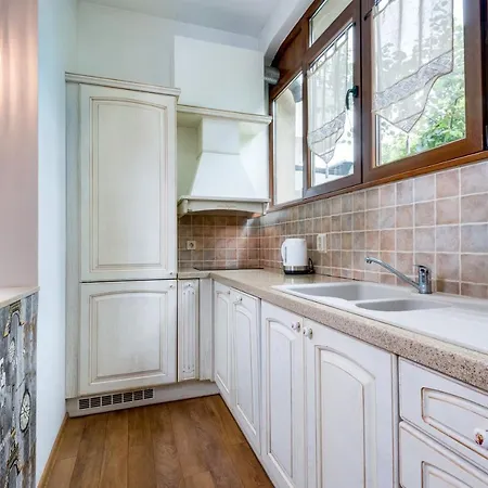 Family - Comfort In The Center *